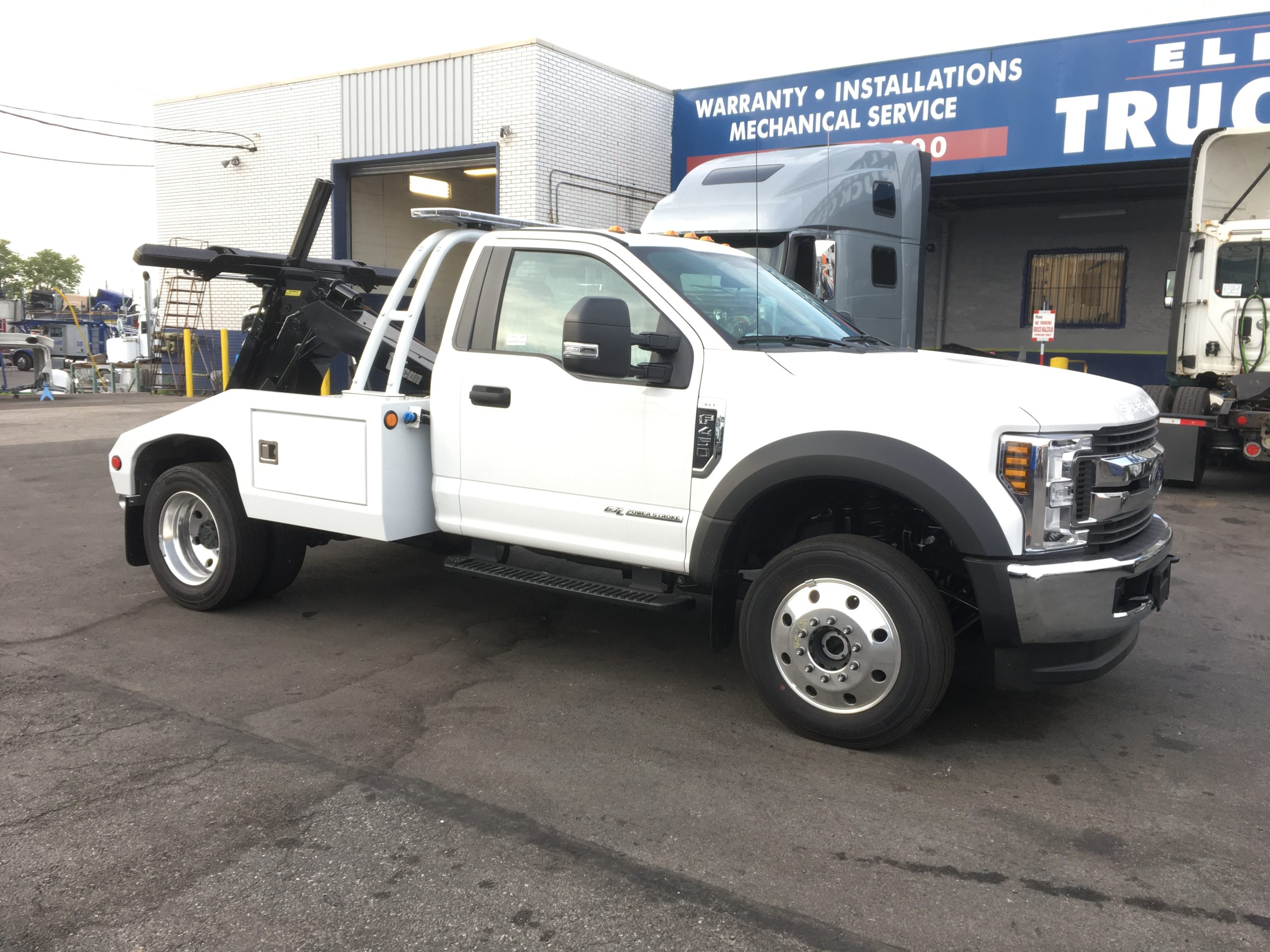 2272 2019 Ford F 450 44 W Vulcan 810 Aluminum Autoloader